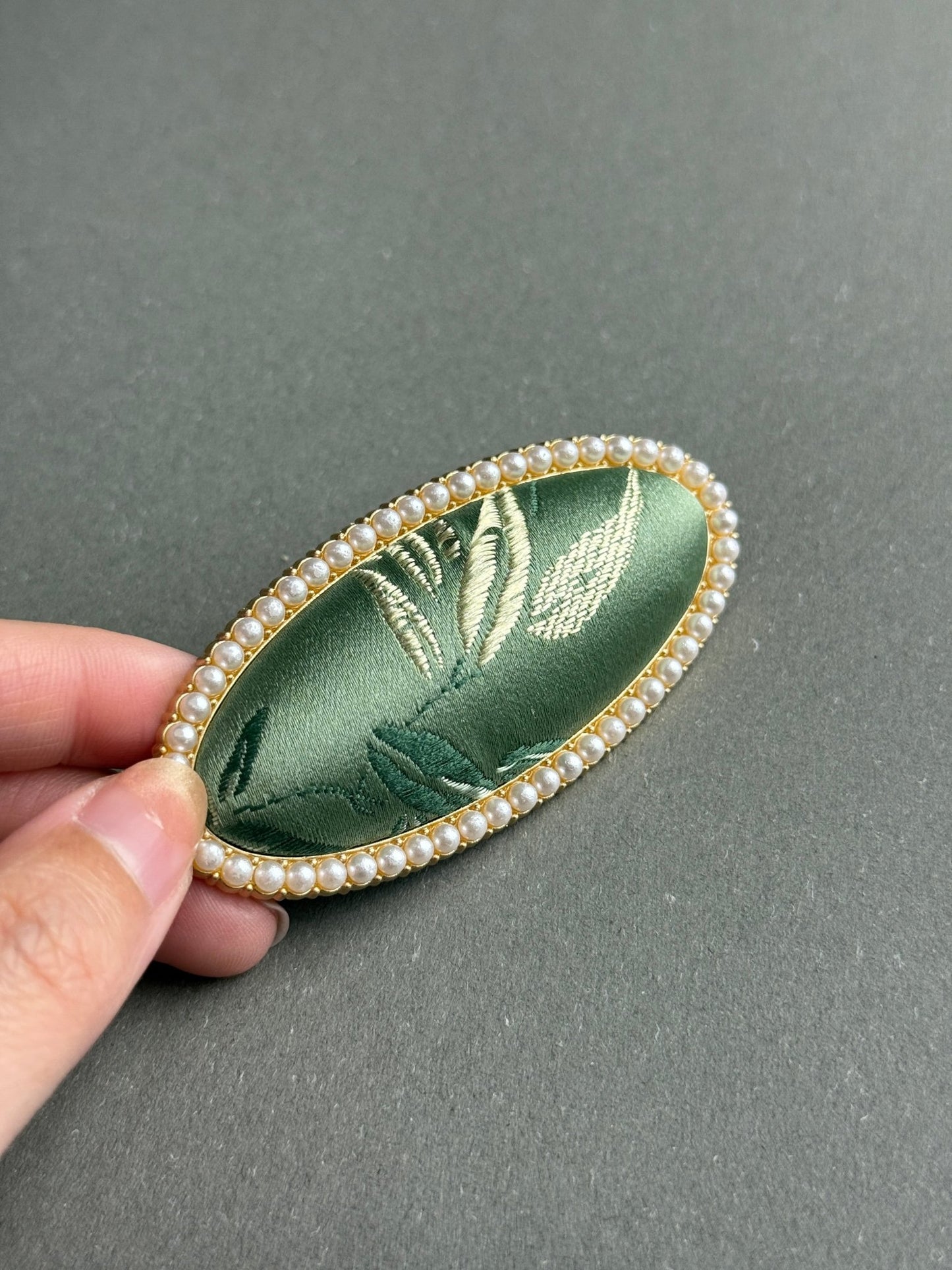 Song Jin Hair Clip Oval Shape Green Leaves Pattern + Pearl Edge - Moonlight Friday