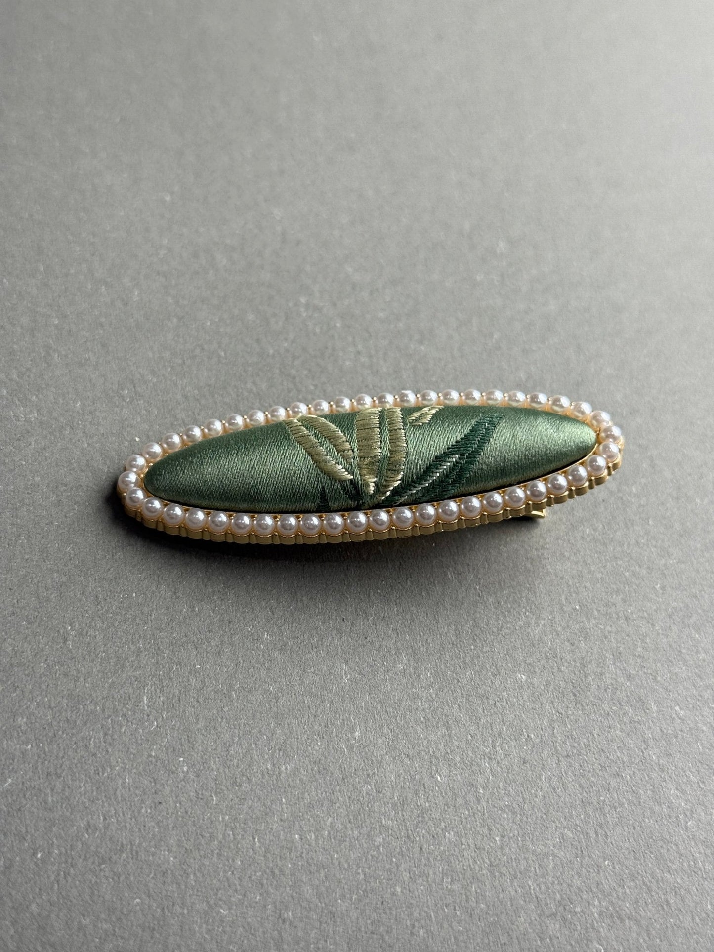 Song Jin Hair Clip Oval Shape Green Leaves Pattern + Pearl Edge - Moonlight Friday